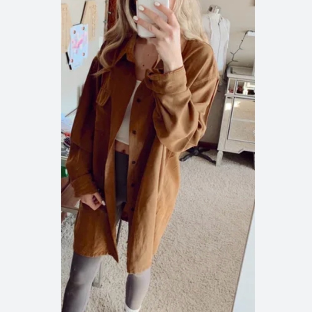Le Lis Long Tan Button Down